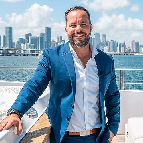 84-ft-Sunseeker-2010-Predator 84- Fort Lauderdale Florida United States  yacht for sale Luis Perez
