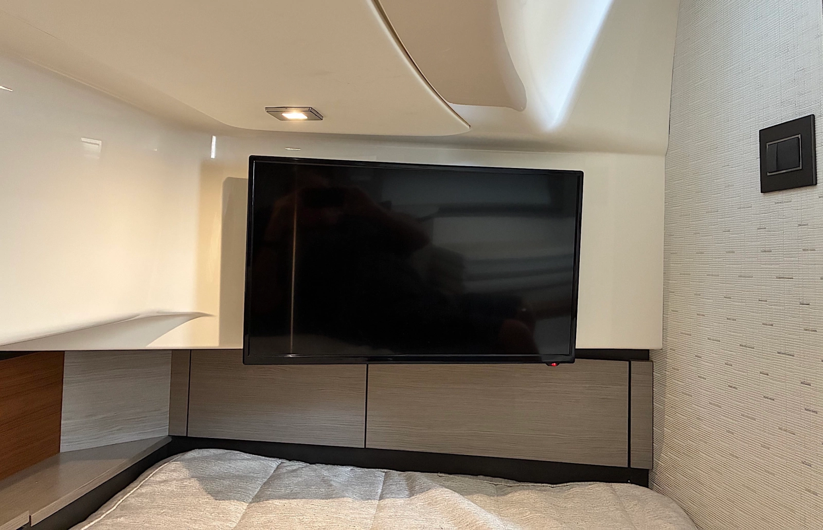 2022 Tiara Yachts 43 LS