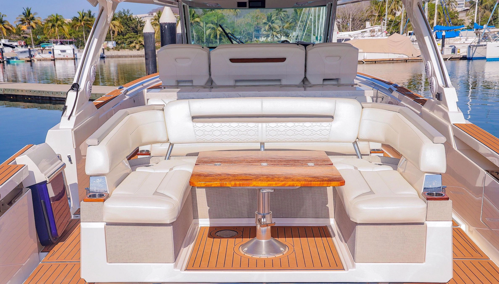 2022 Tiara Yachts 43 LS