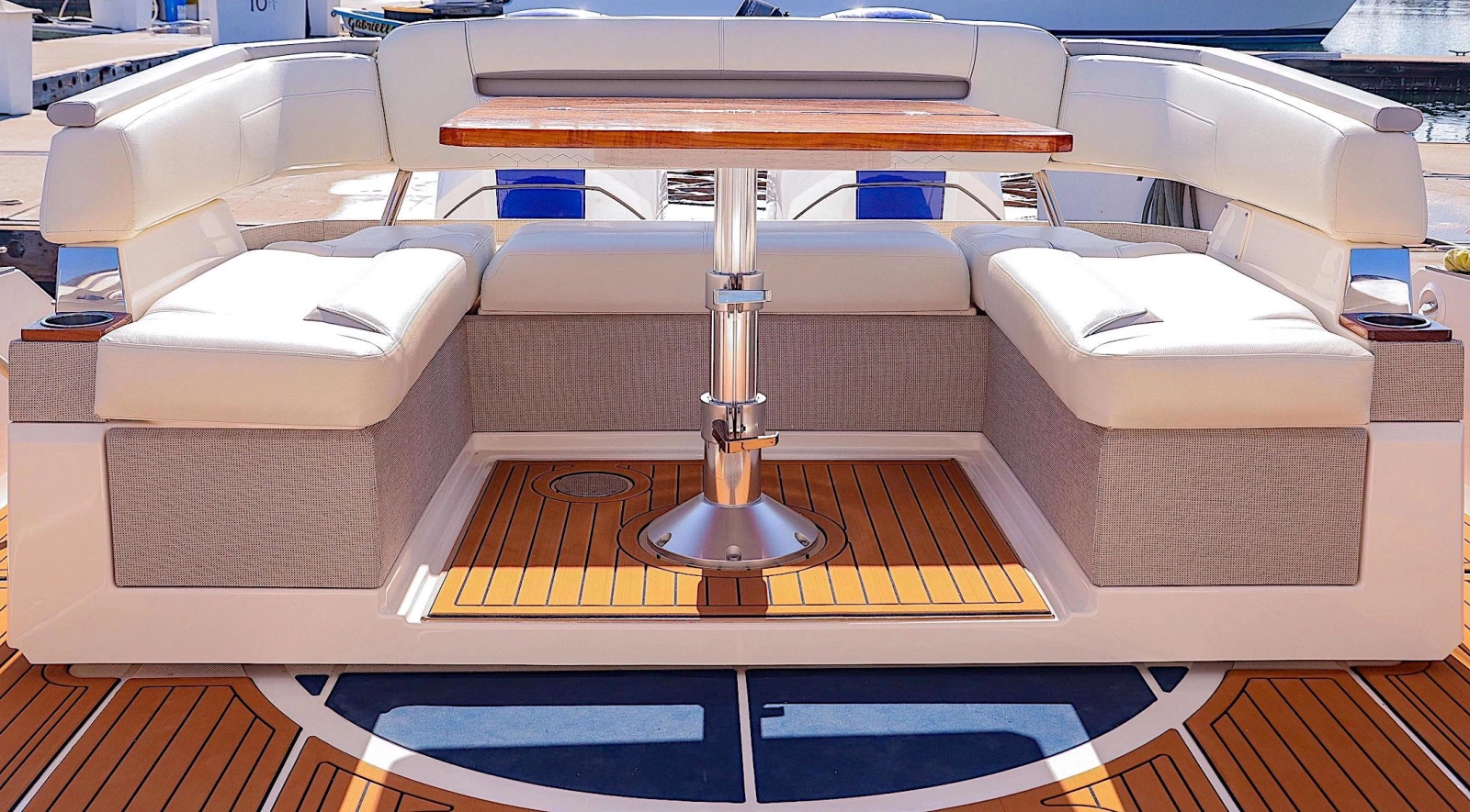 2022 Tiara Yachts 43 LS