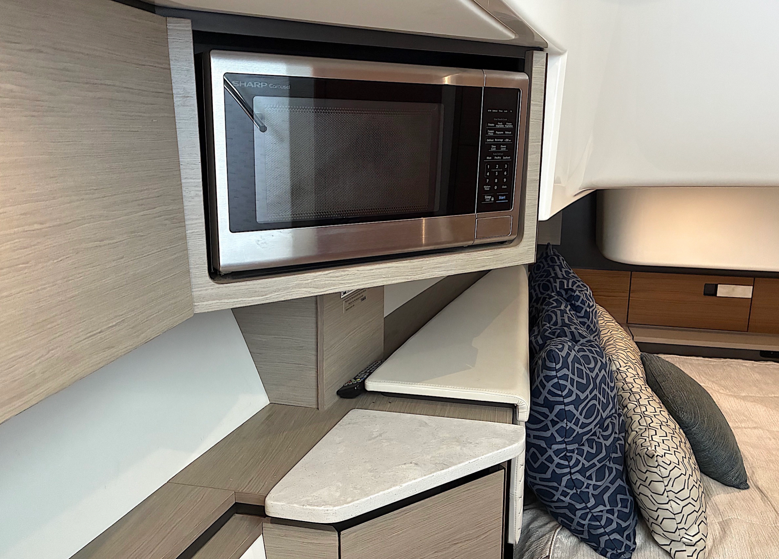 2022 Tiara Yachts 43 LS