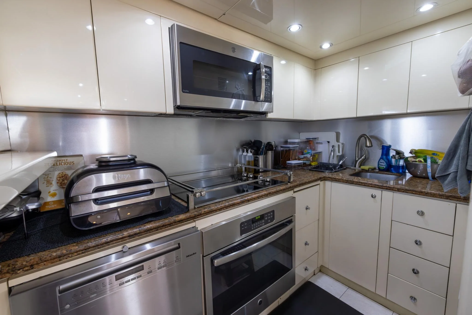 1999 Azimut 100 Jumbo