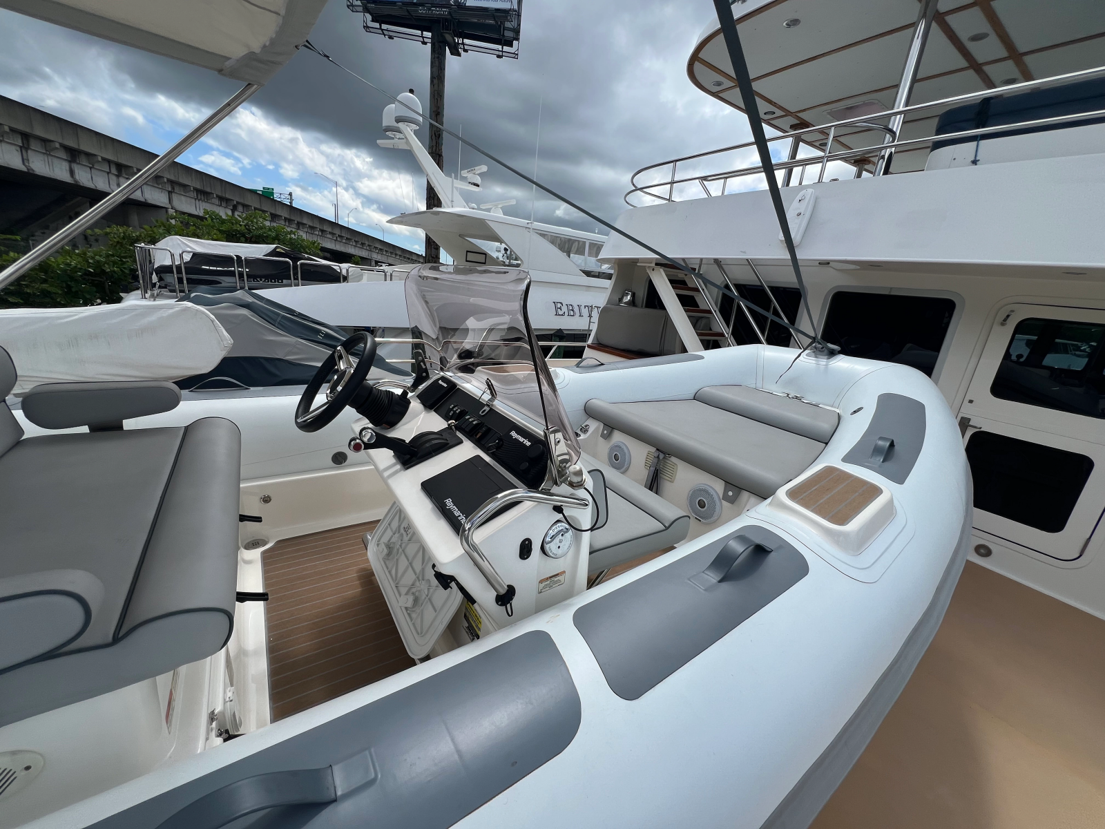 2021 Williams Jet Tenders Dieseljet625