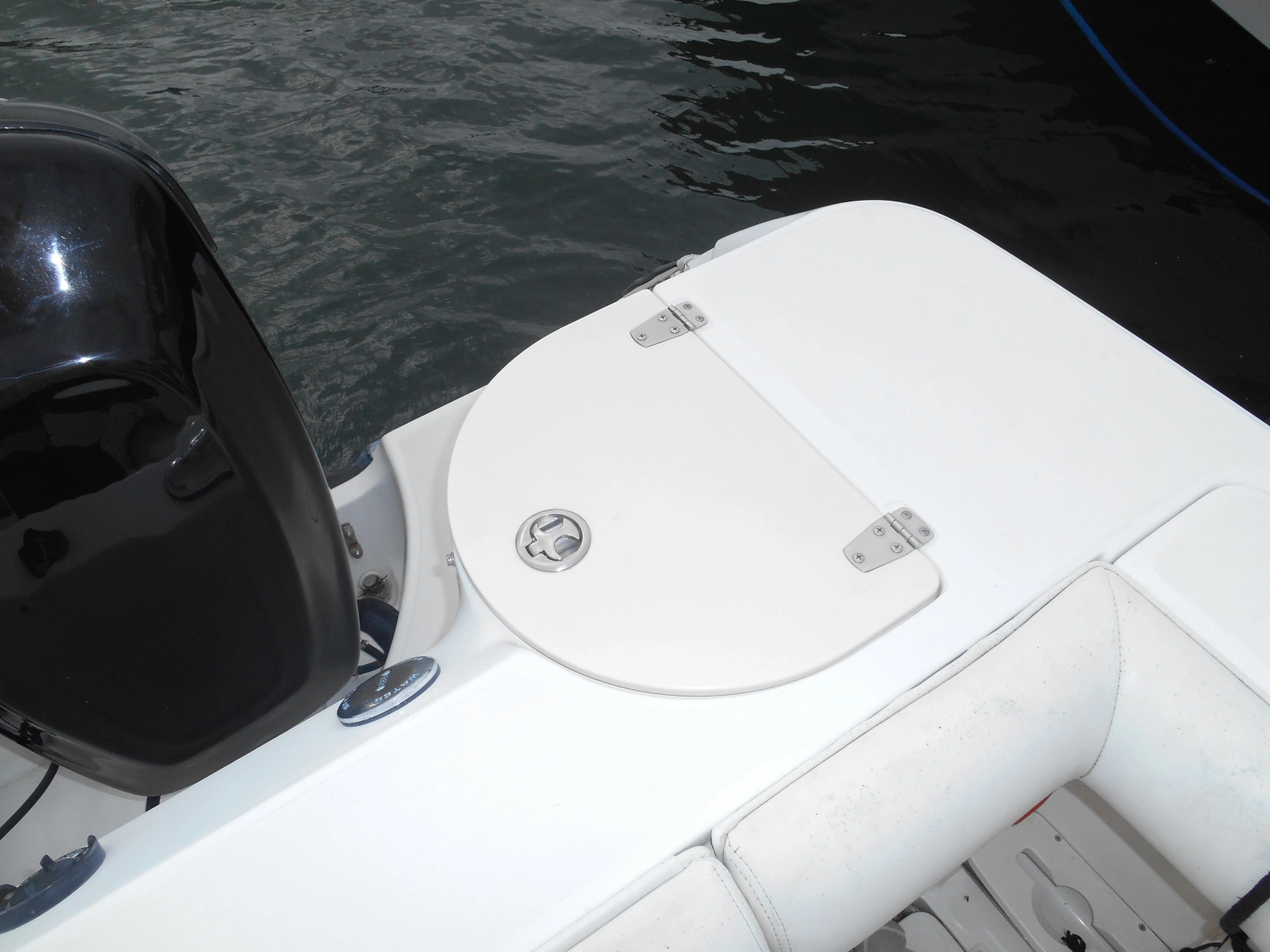 2004 Boston Whaler 255 Conquest