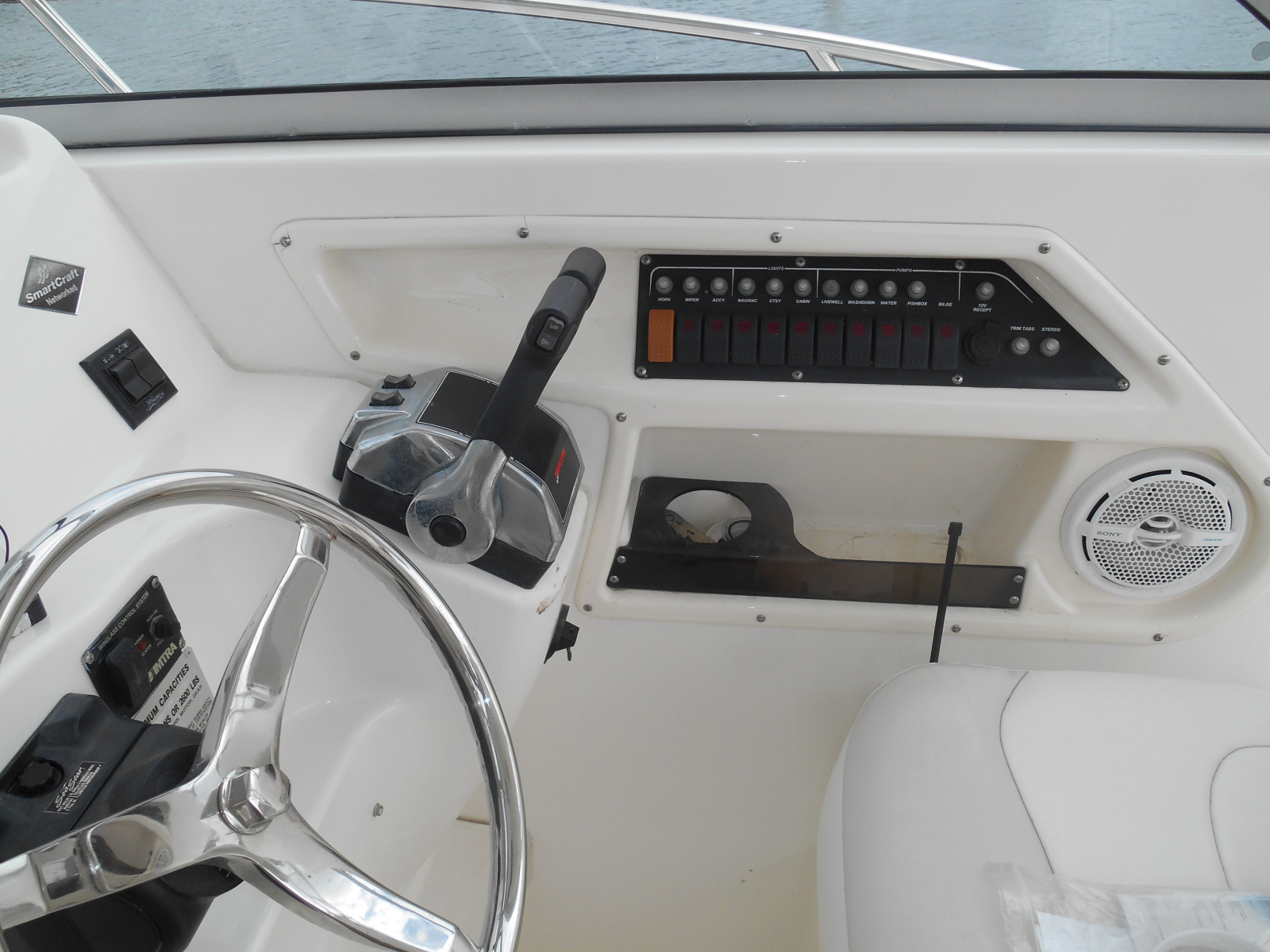2004 Boston Whaler 255 Conquest