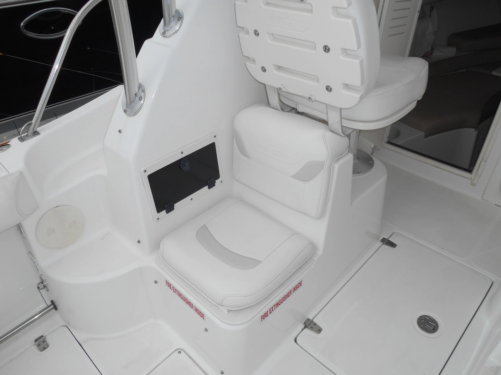 2004 Boston Whaler 255 Conquest