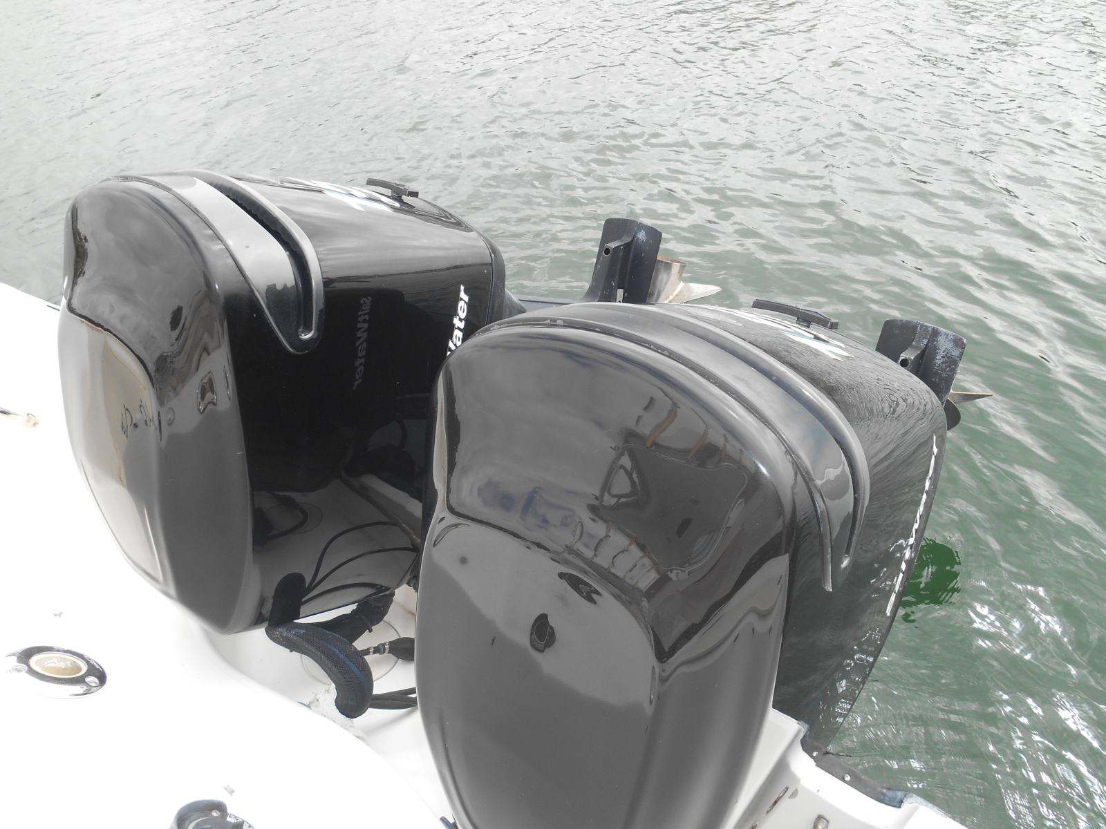 2004 Boston Whaler 255 Conquest