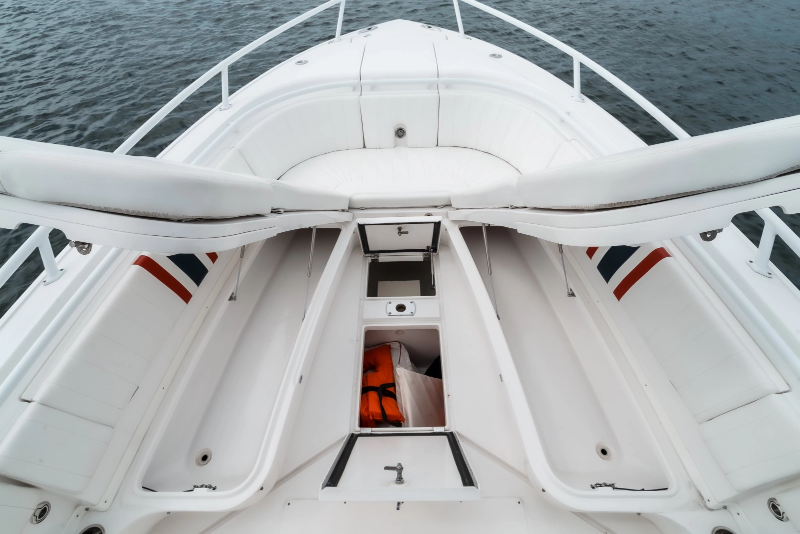 2015 Intrepid 327CC