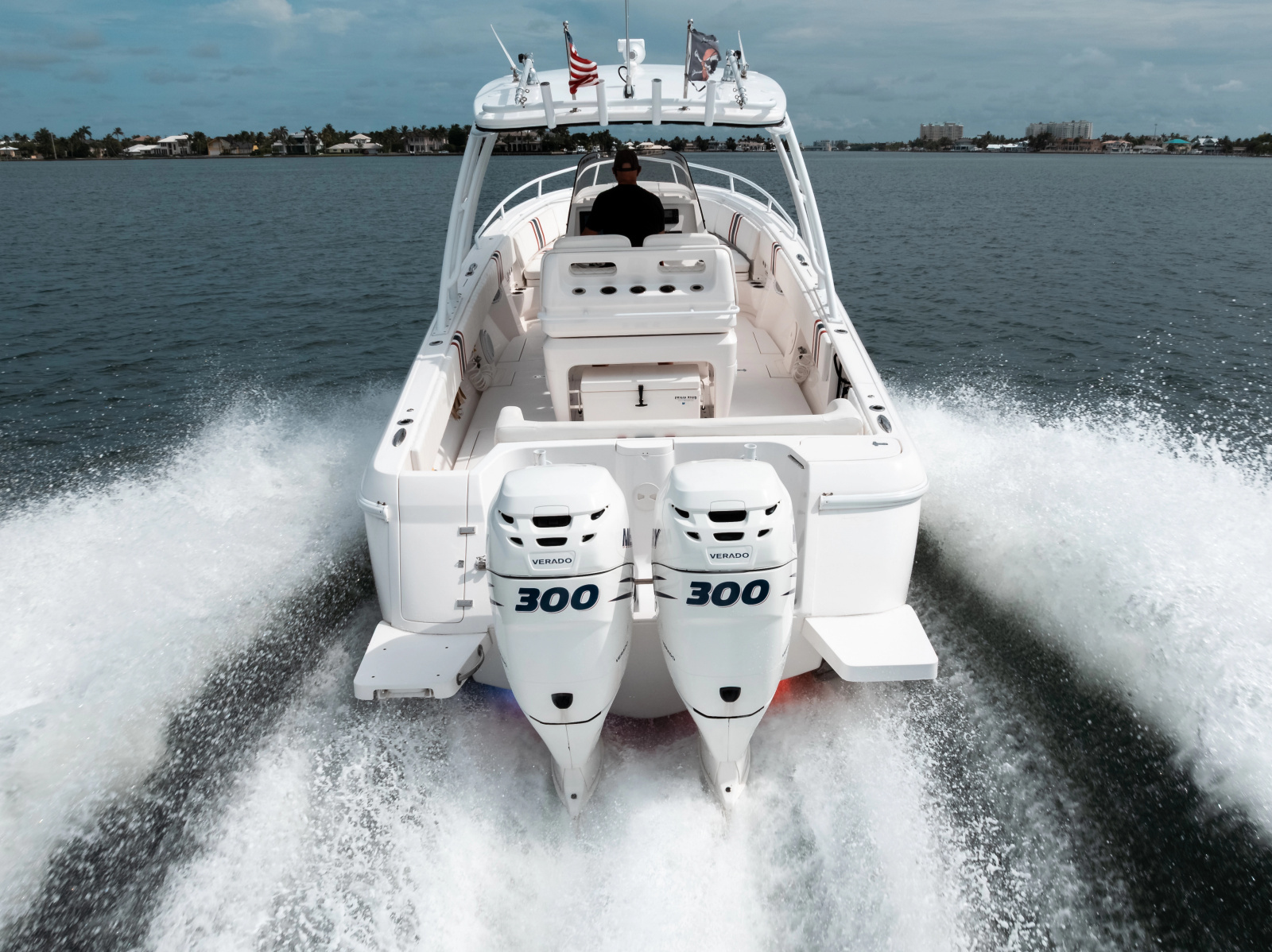 2015 Intrepid 327CC