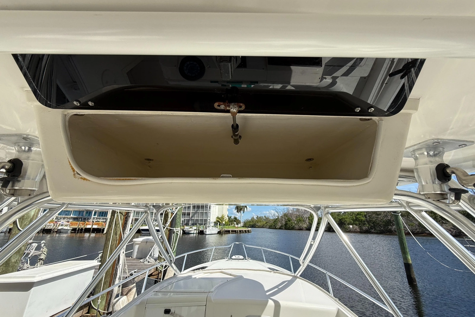 2004 Intrepid 348 WA