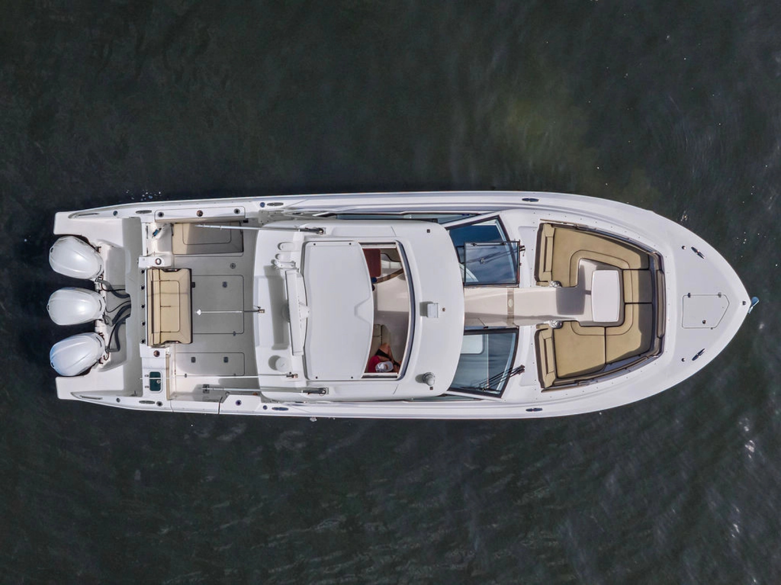 2019 Pursuit 365 DC