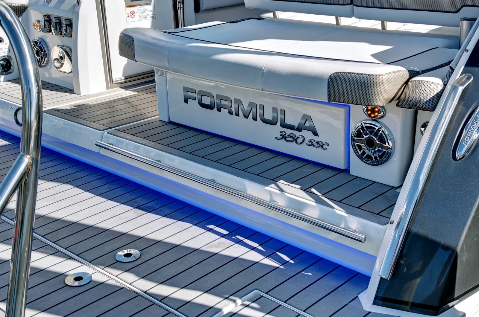 2021 Formula 380 Super Sport Crossover