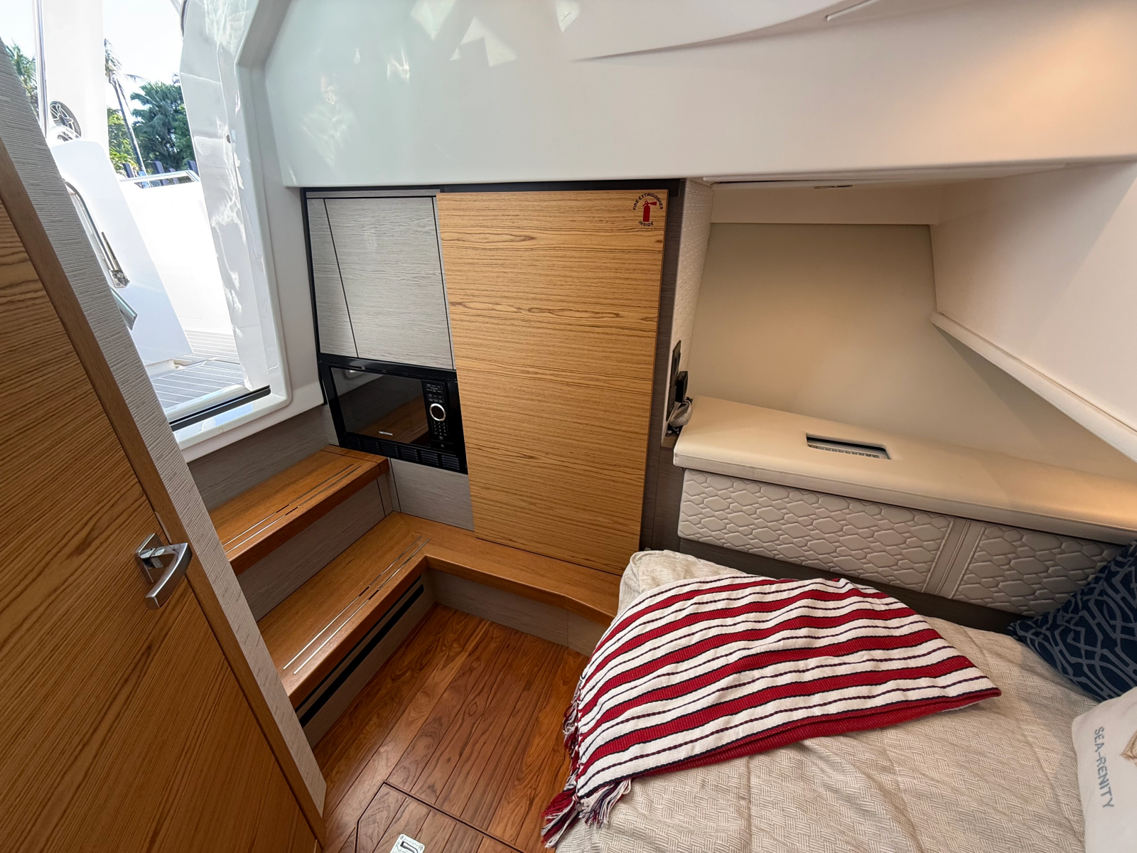 2023 Tiara Yachts 38 LS