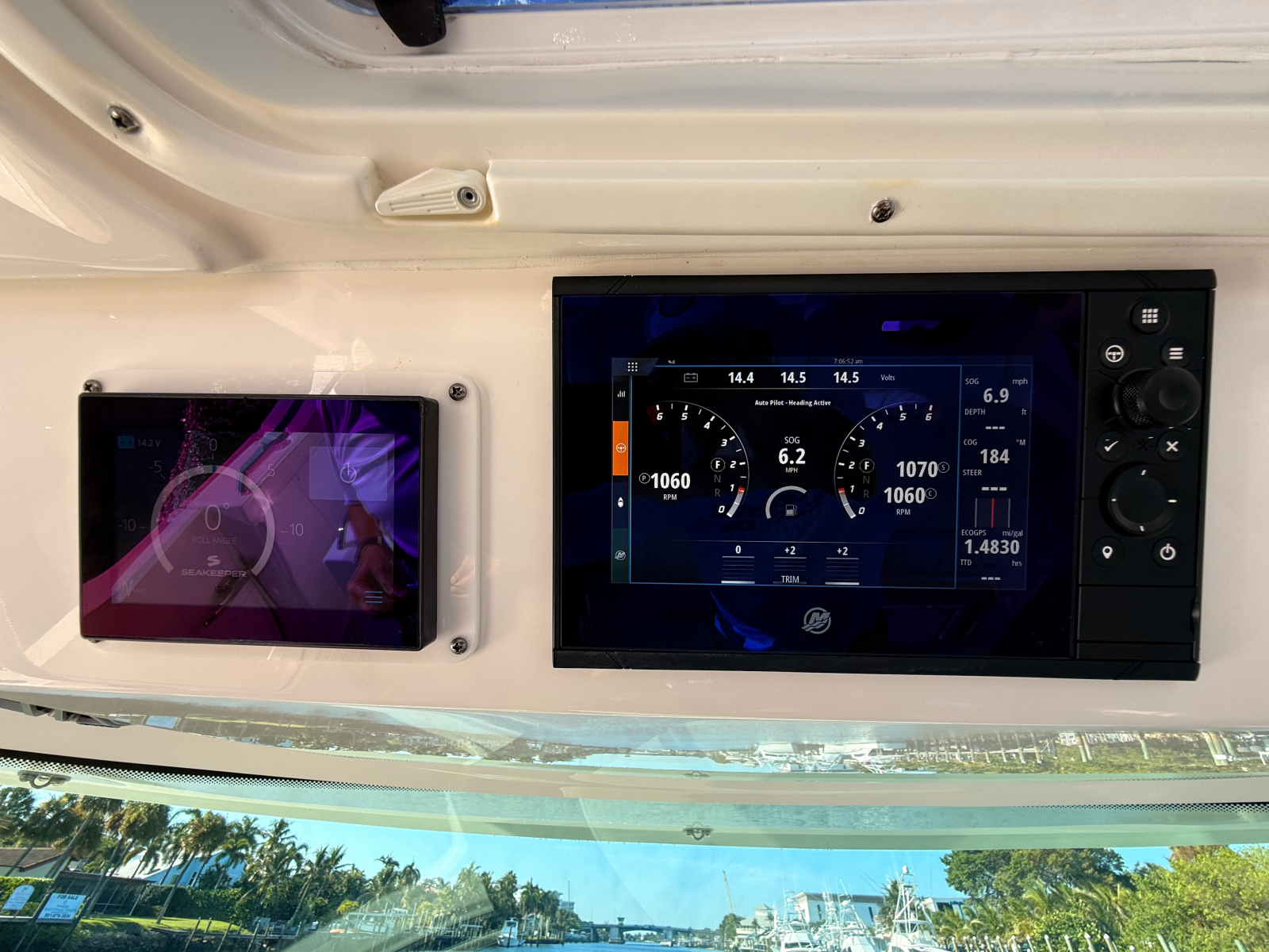 2023 Tiara Yachts 38 LS