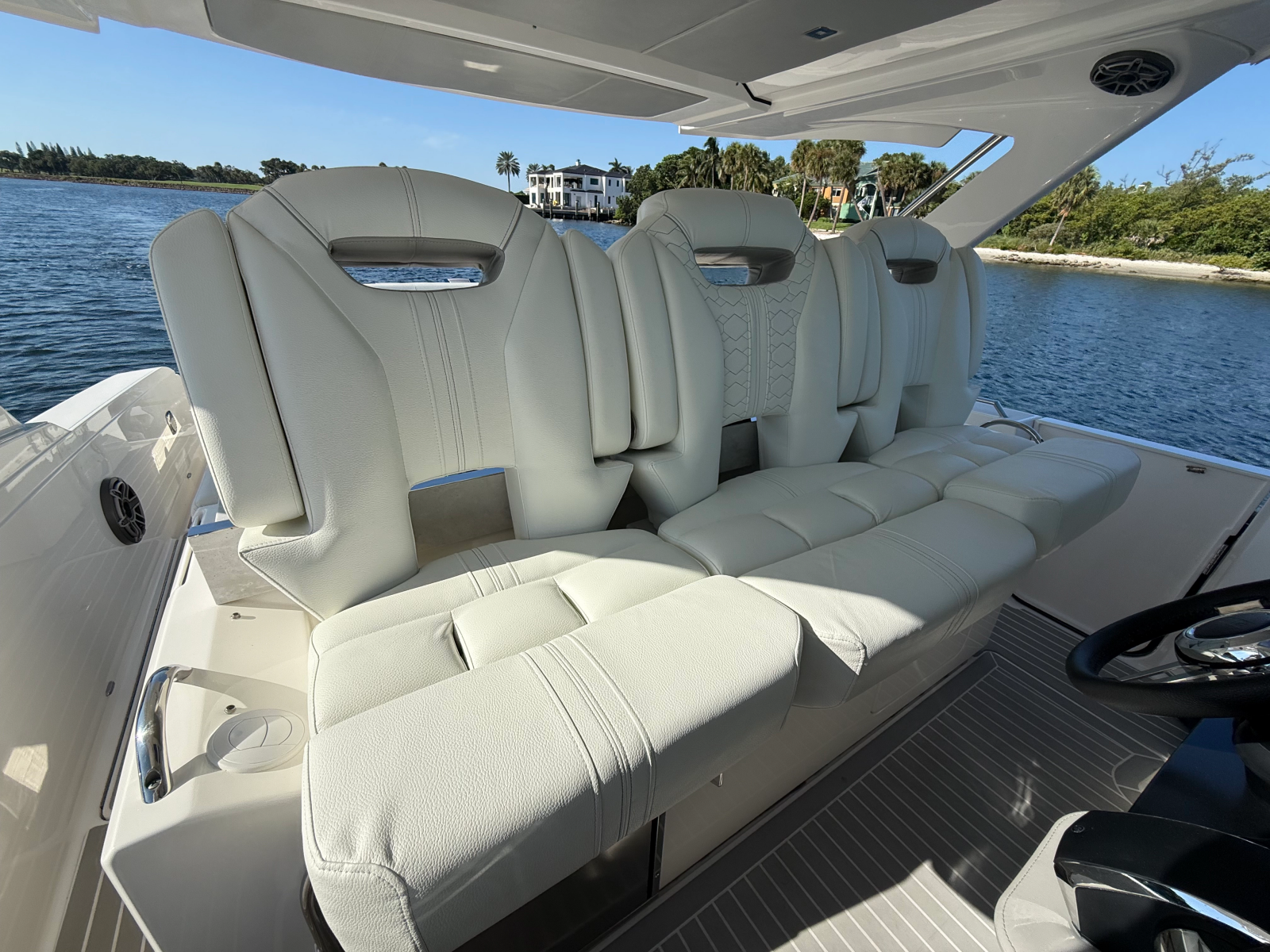 2023 Tiara Yachts 38 LS