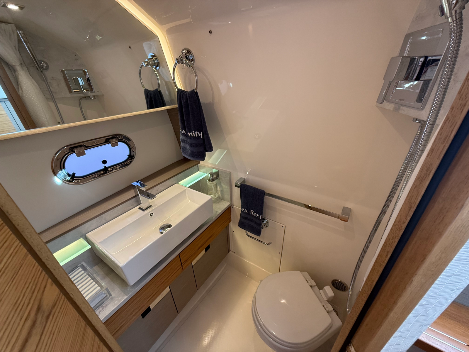 2023 Tiara Yachts 38 LS