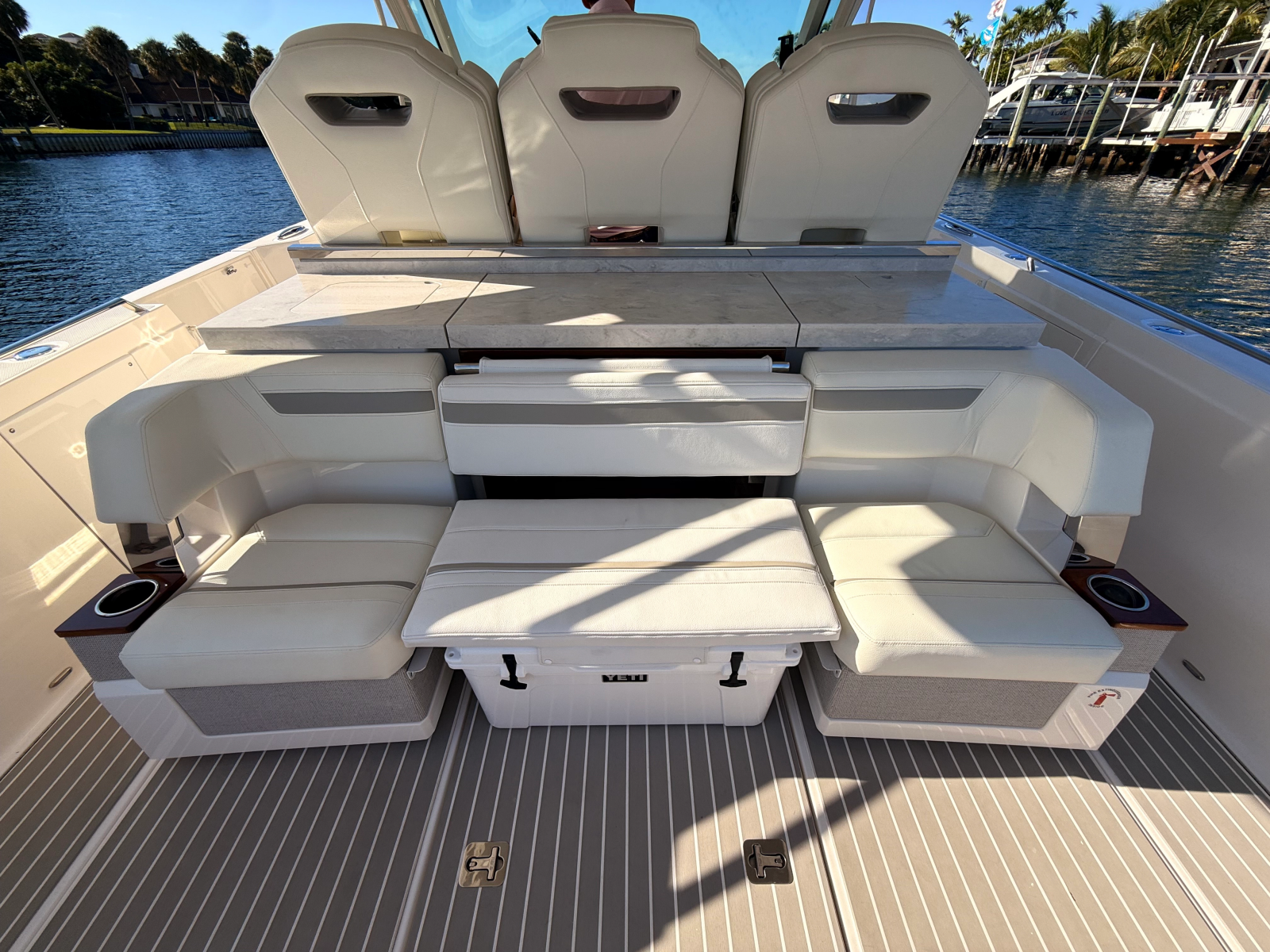 2023 Tiara Yachts 38 LS