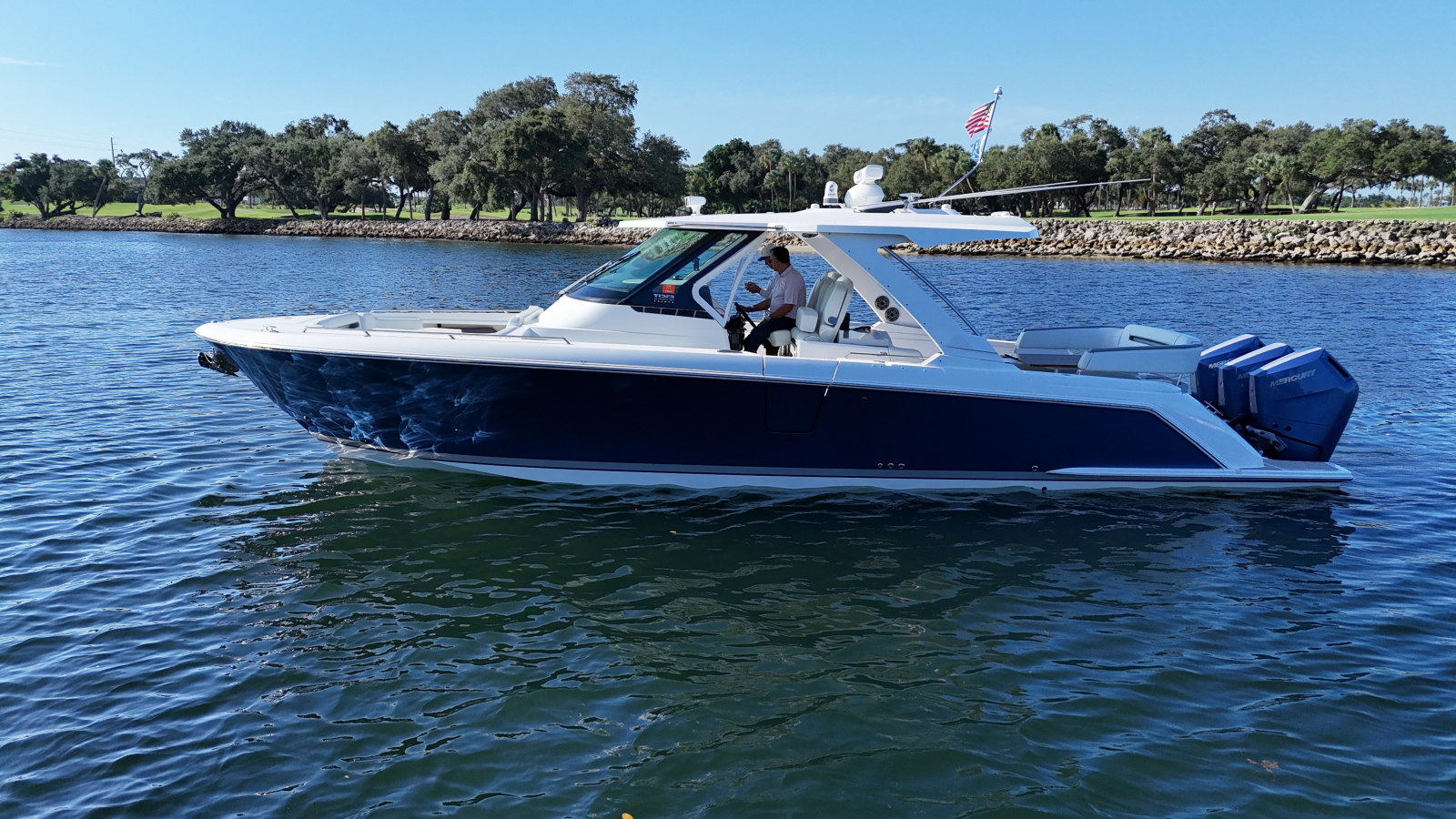 2023 Tiara Yachts 38 LS