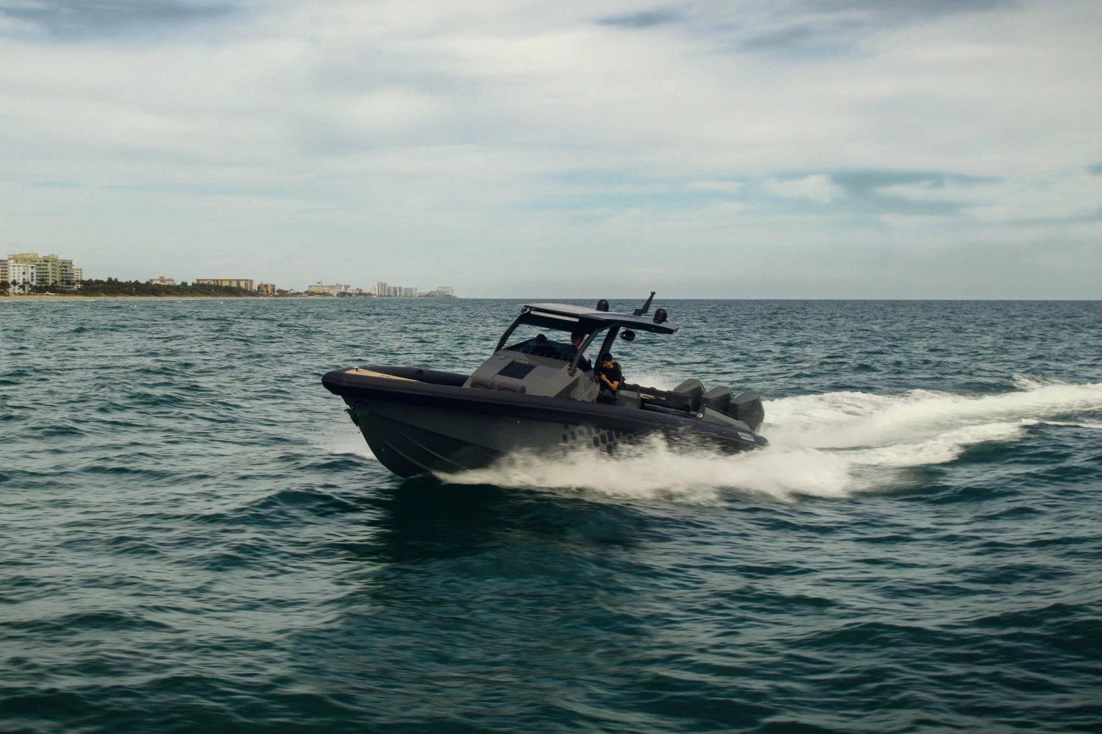 2024 Skipper 42 Carbon Edition