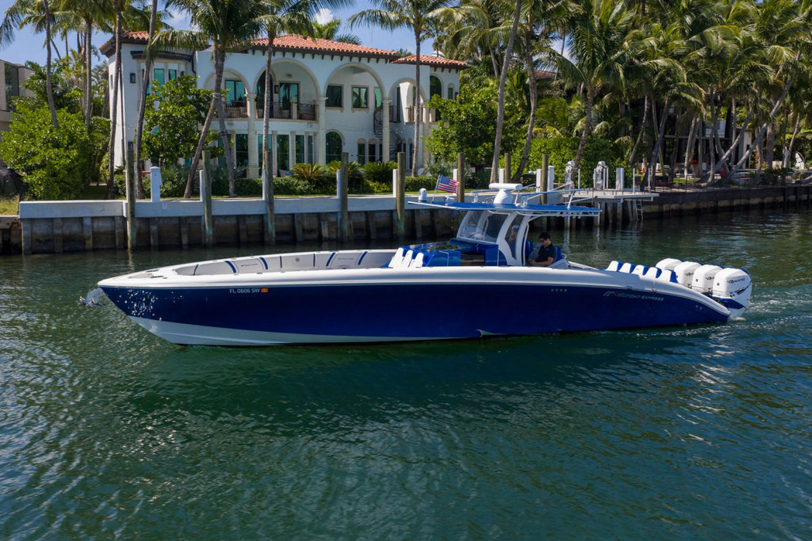 2019 Midnight Express 43