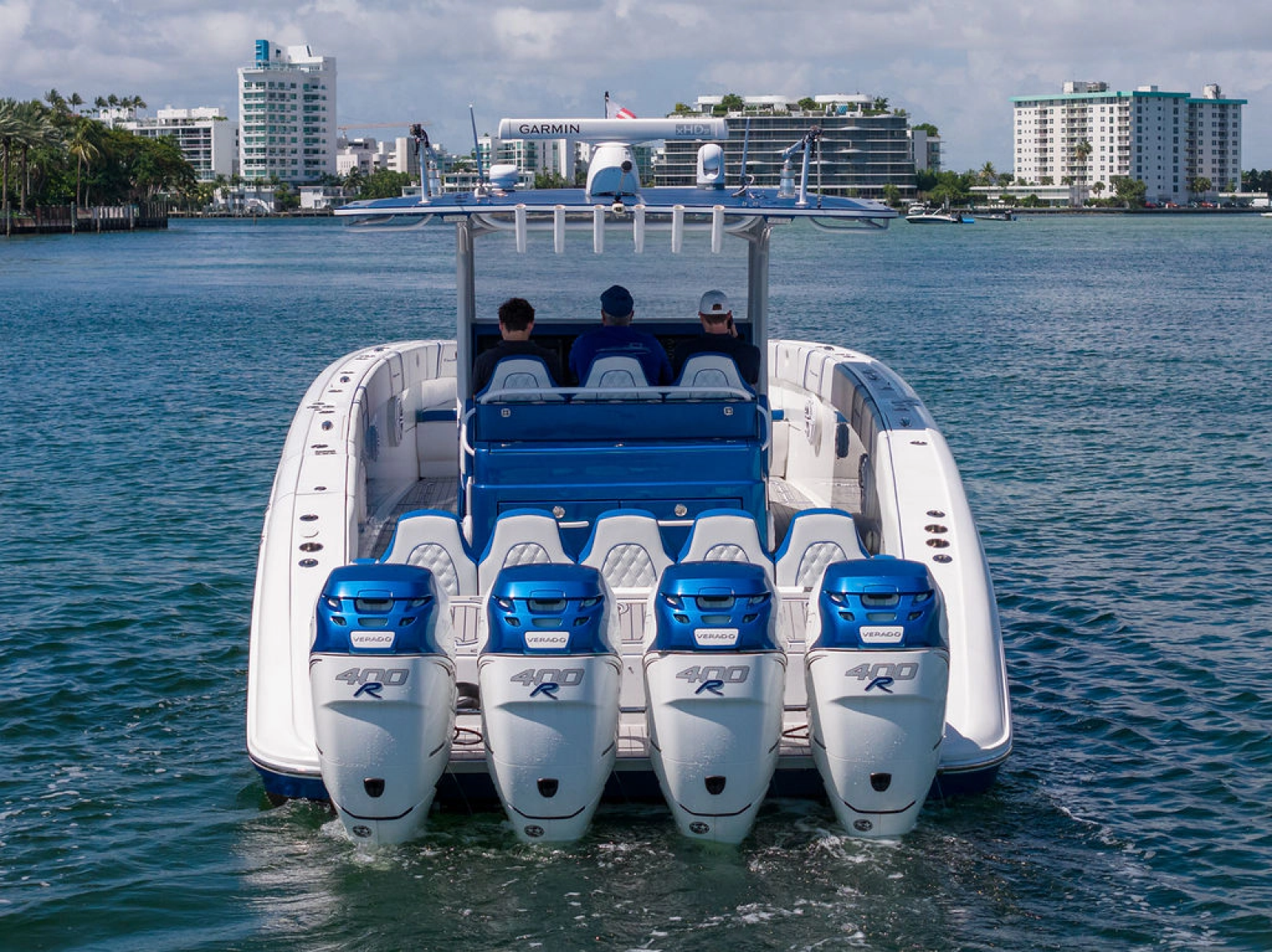 2019 Midnight Express 43