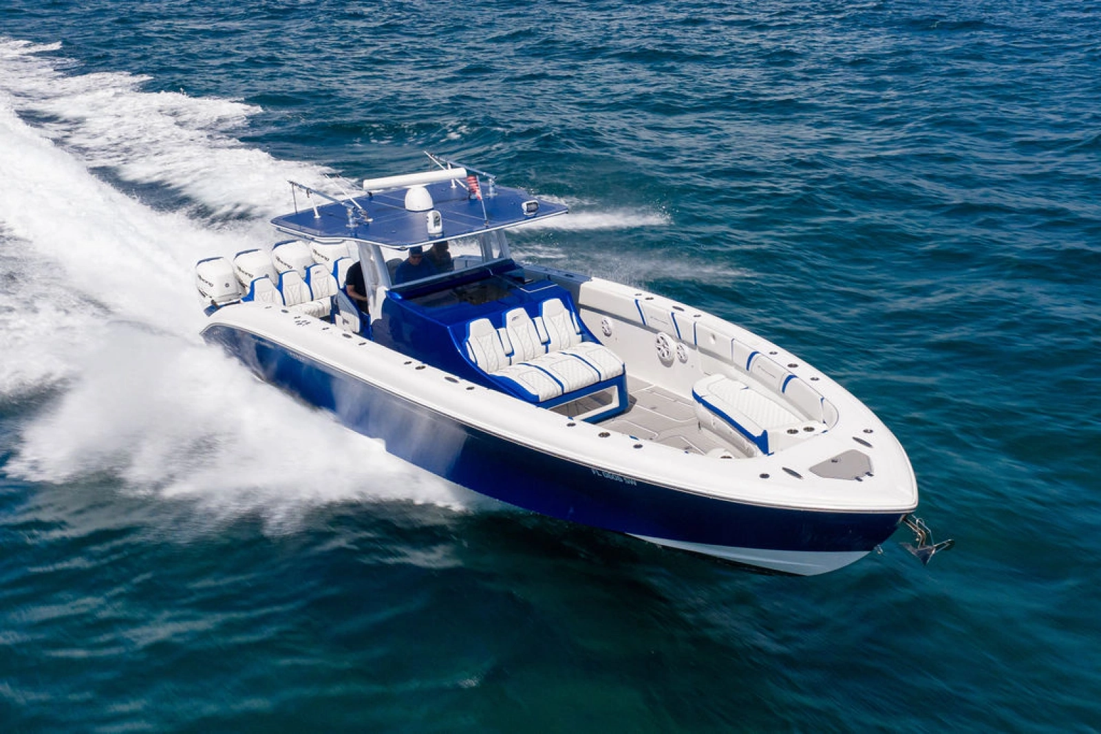 2019 Midnight Express 43