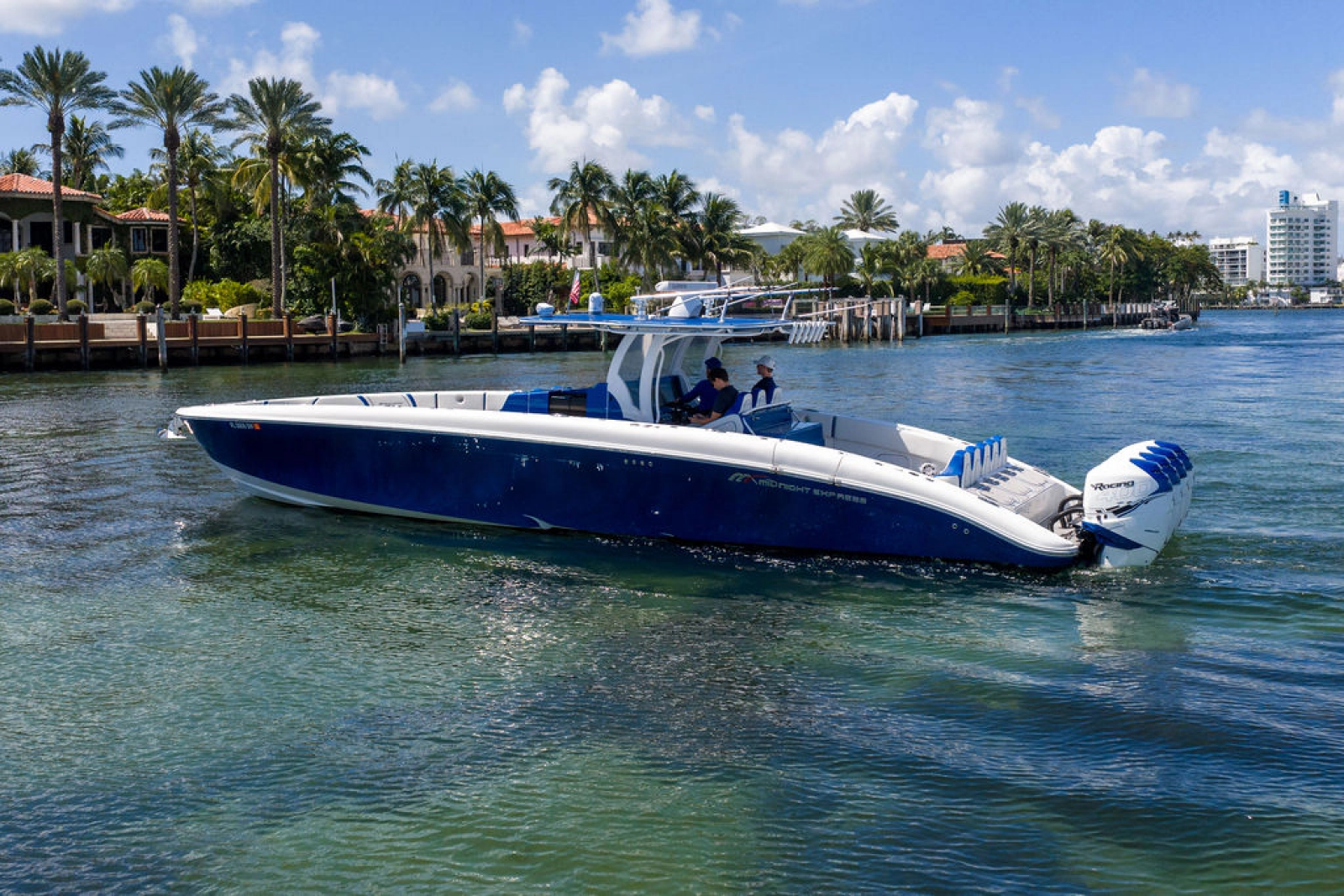 2019 Midnight Express 43
