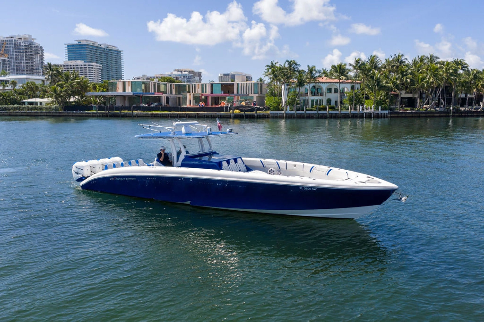 2019 Midnight Express 43
