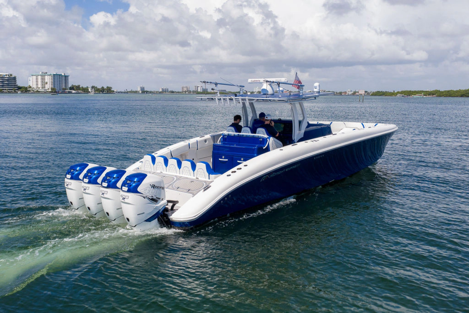 2019 Midnight Express 43