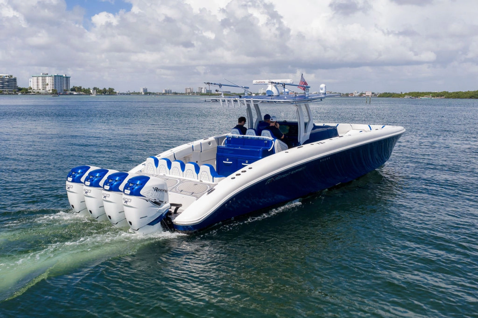 2019 Midnight Express 43