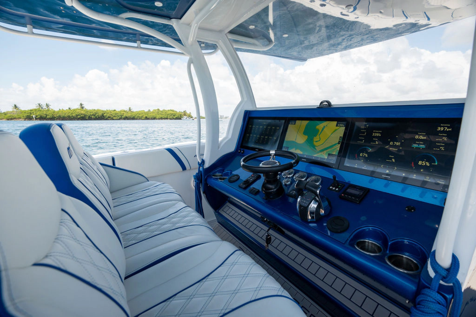 2019 Midnight Express 43