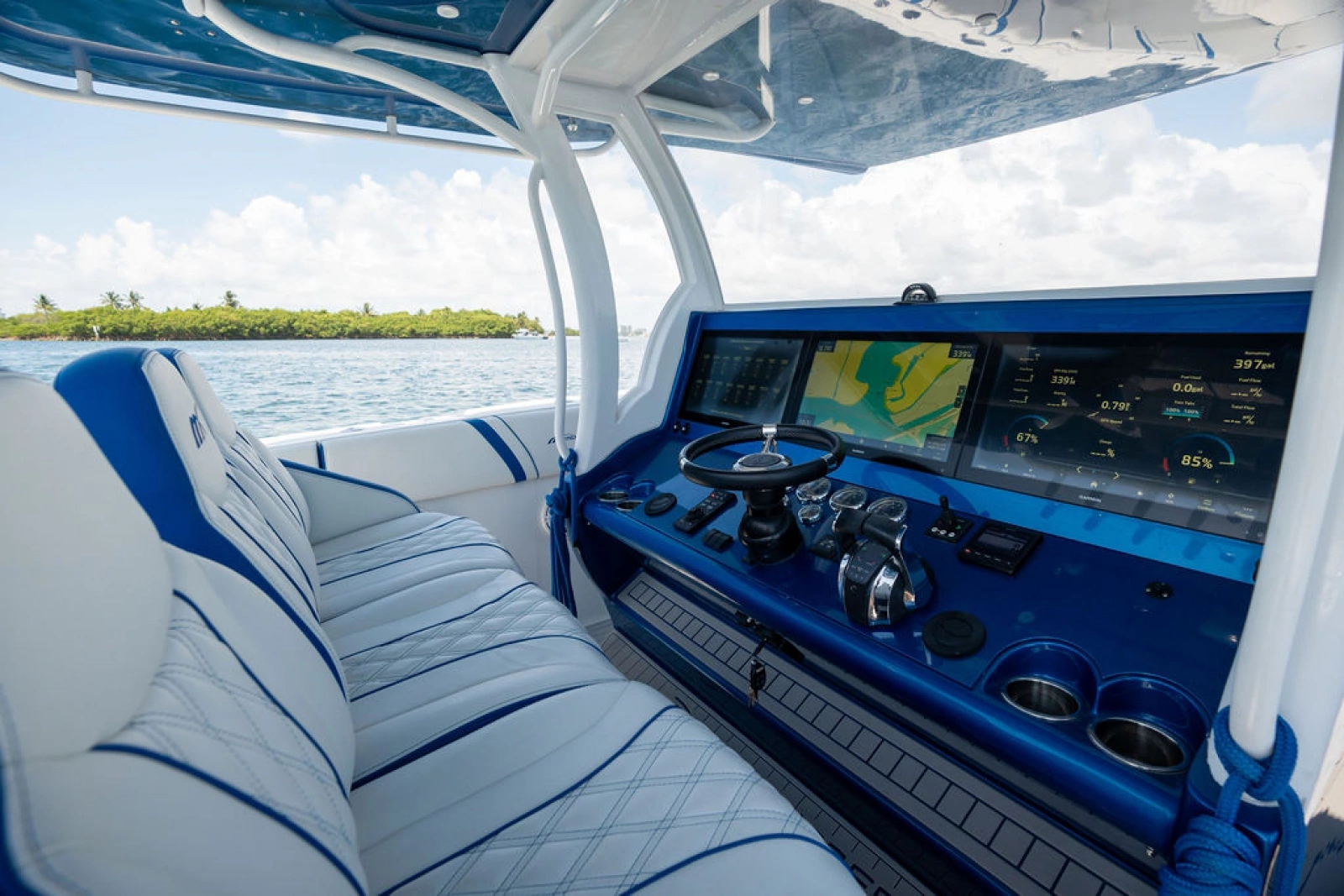 2019 Midnight Express 43
