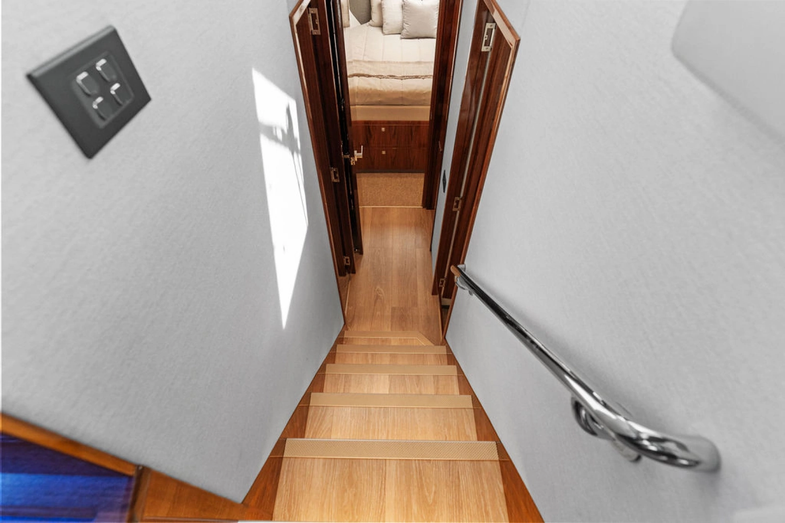 2026 Riviera 4600 Sport Yacht Platinum Edition