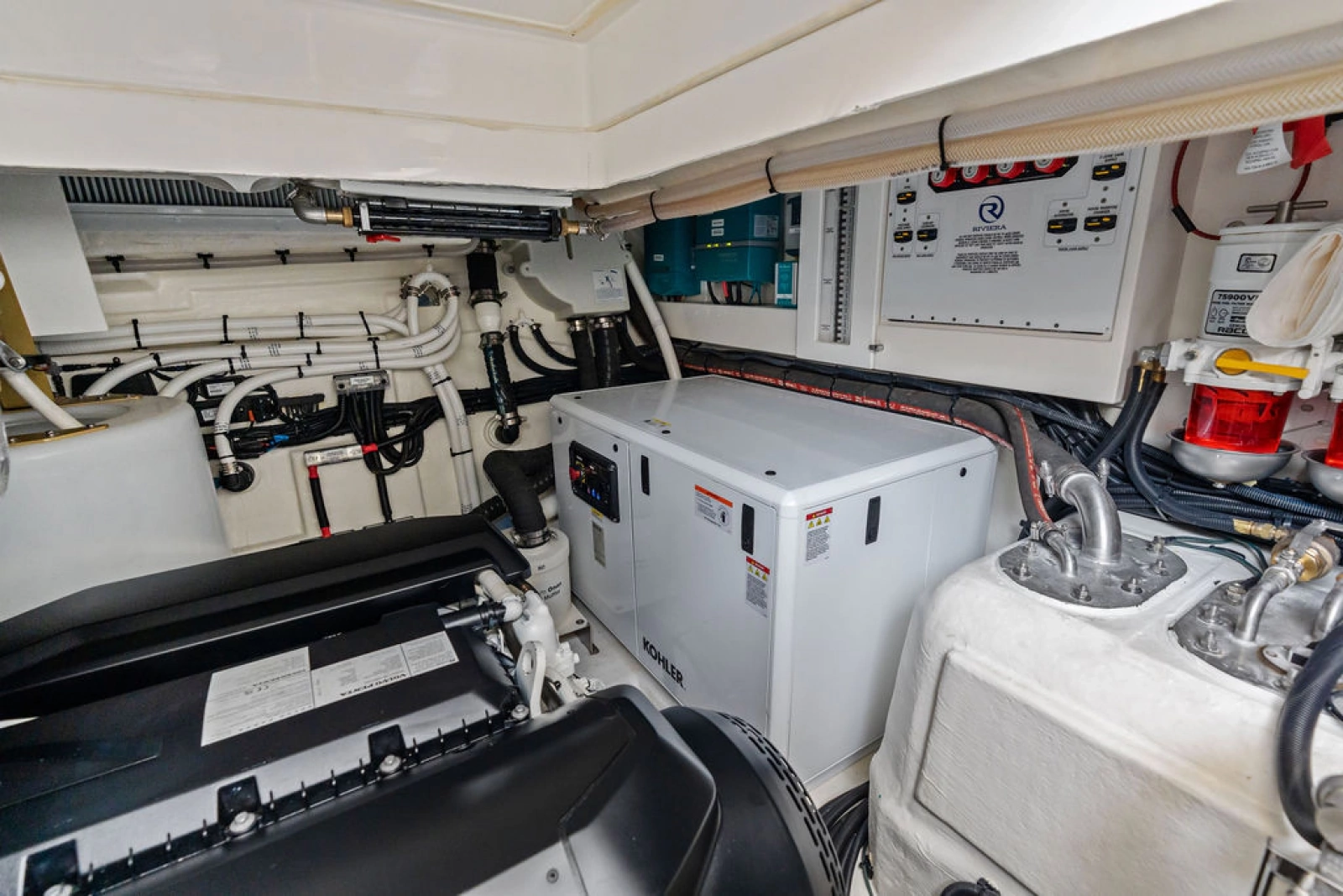2026 Riviera 4600 Sport Yacht Platinum Edition