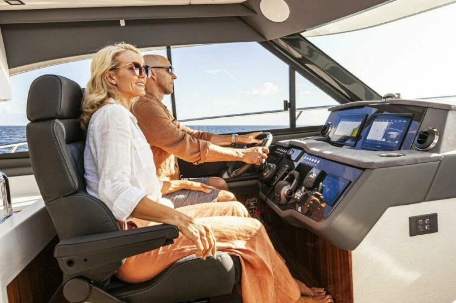 2026 Riviera 4600 Sport Yacht Platinum Edition