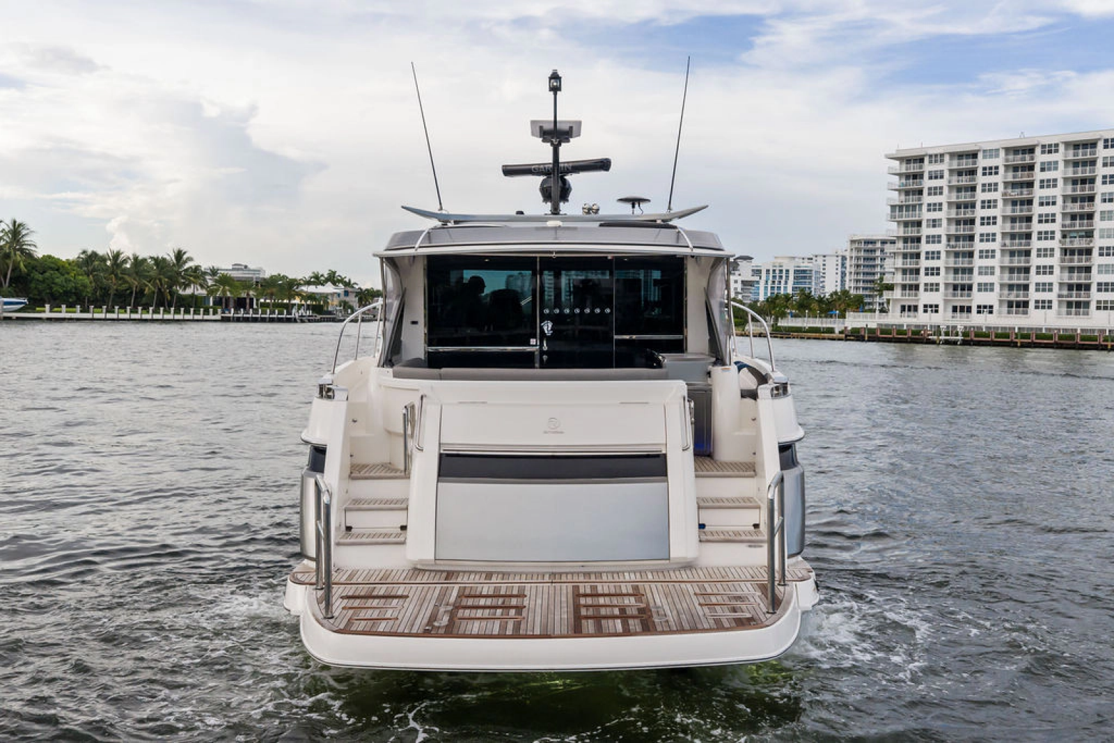 2026 Riviera 4600 Sport Yacht Platinum Edition