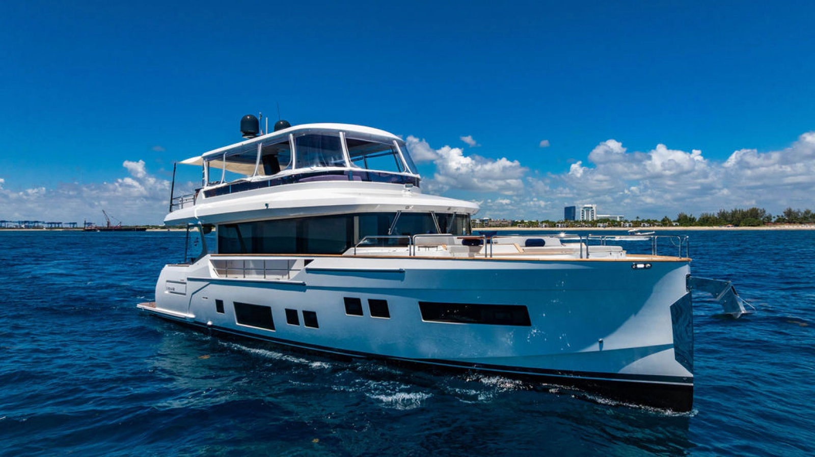 2022 Sirena 68