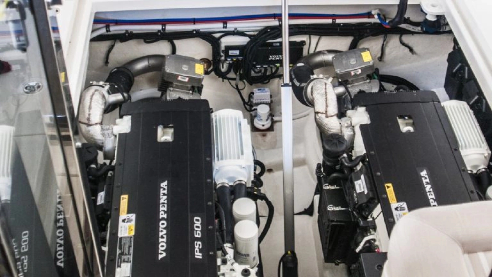 395 SUV 40ft Riviera Yacht For Sale