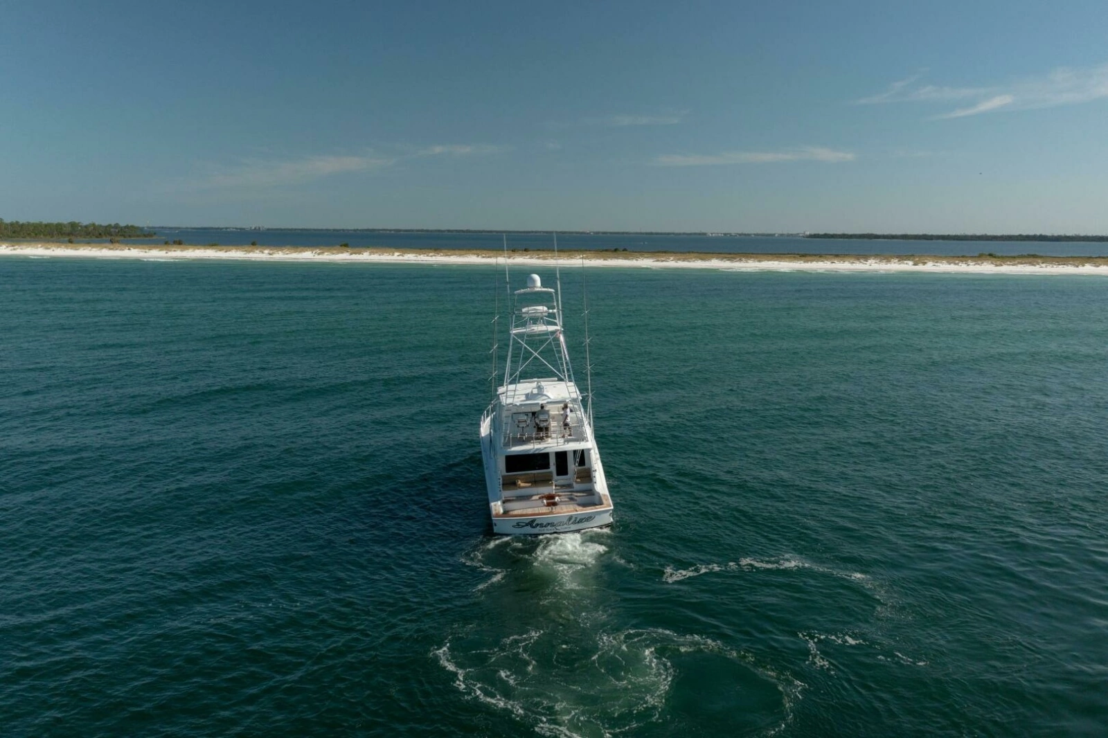 2005 Hatteras 68 Convertible photo 40