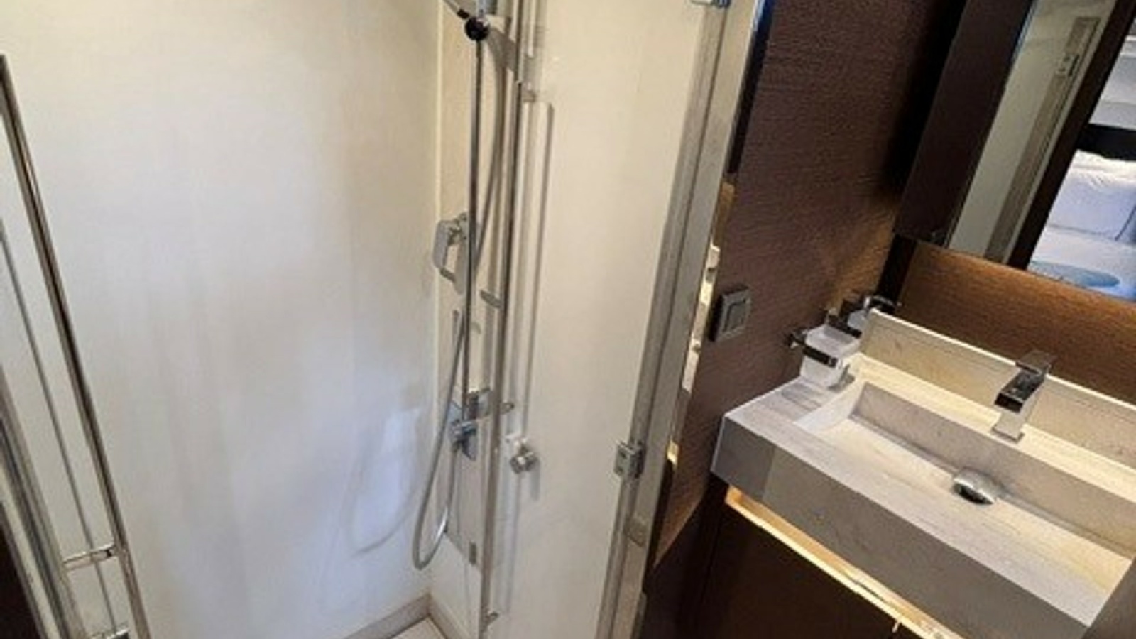 Modern Yacht Ensuite Bathroom