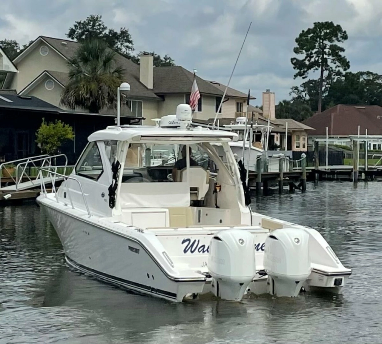 Pursuit 325 OS - Wait N' Line