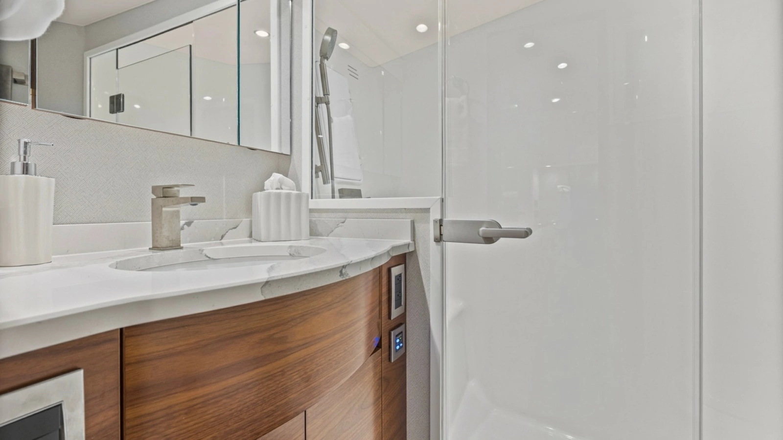 Luxurious Ensuite Bathroom