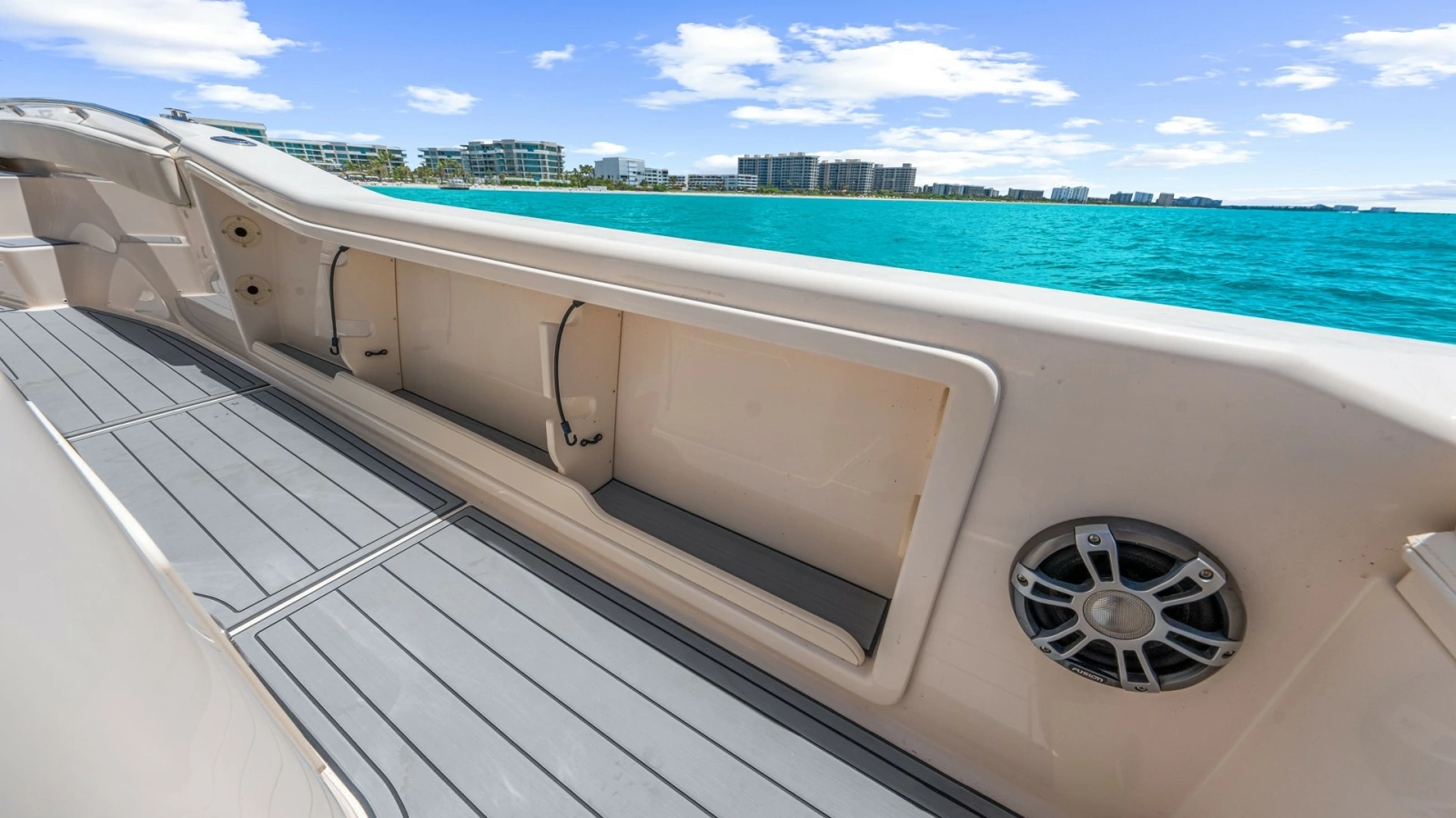 Starboard Deck with Storage