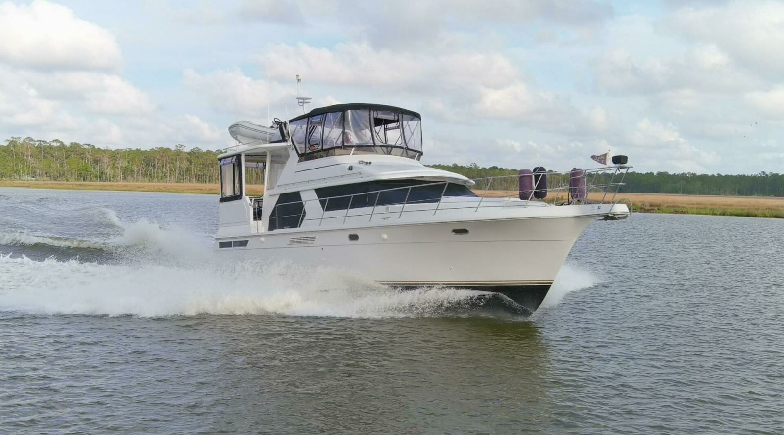 44' 1997 Carver 445 Aft Cabin