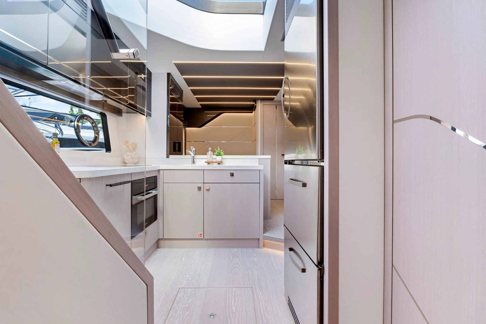 PREDATOR 75 75ft Sunseeker Yacht For Sale