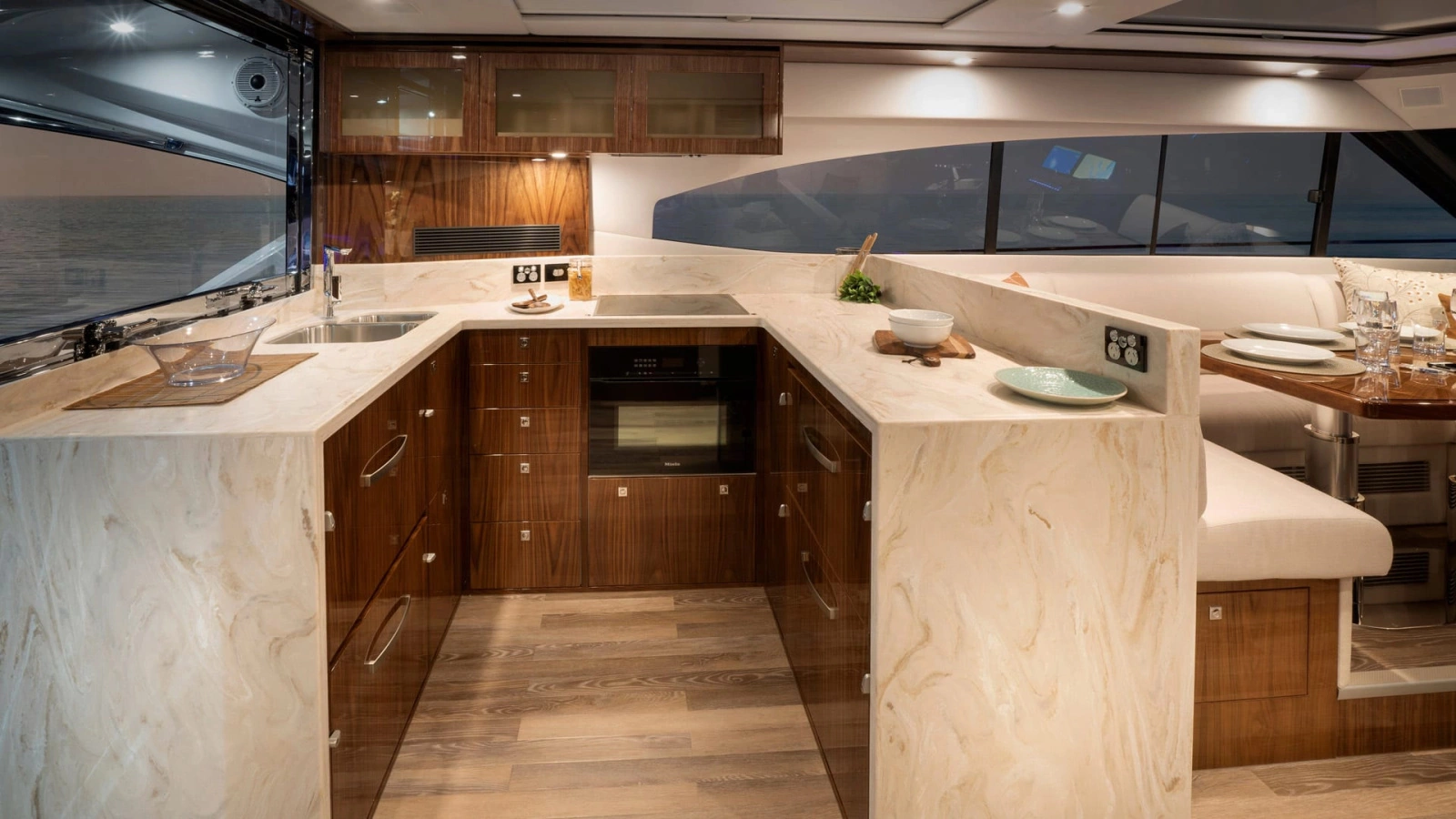 6000 SPORT YACHT 60ft Riviera Yacht For Sale