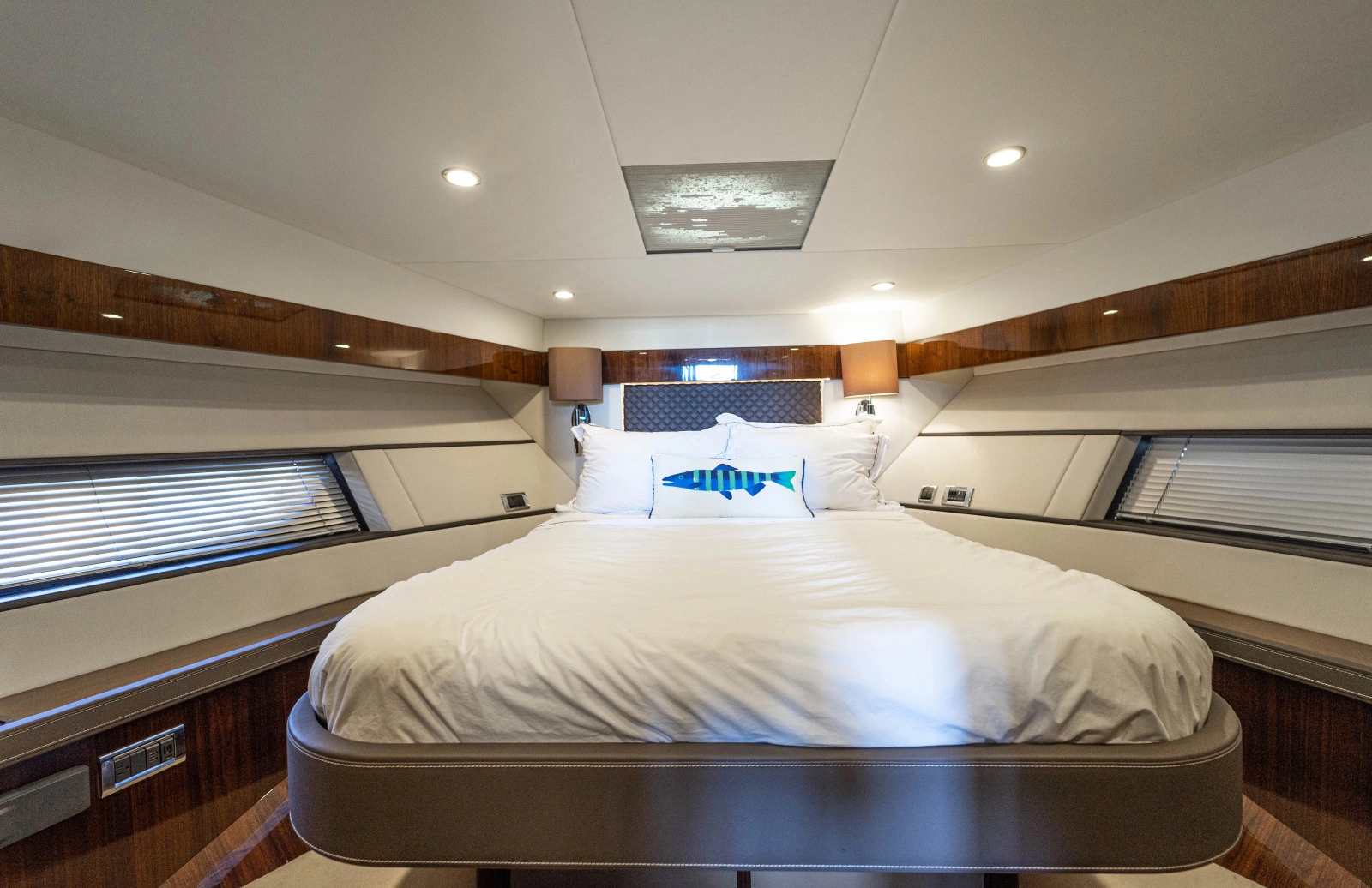 2019 Fairline Squadron 53
