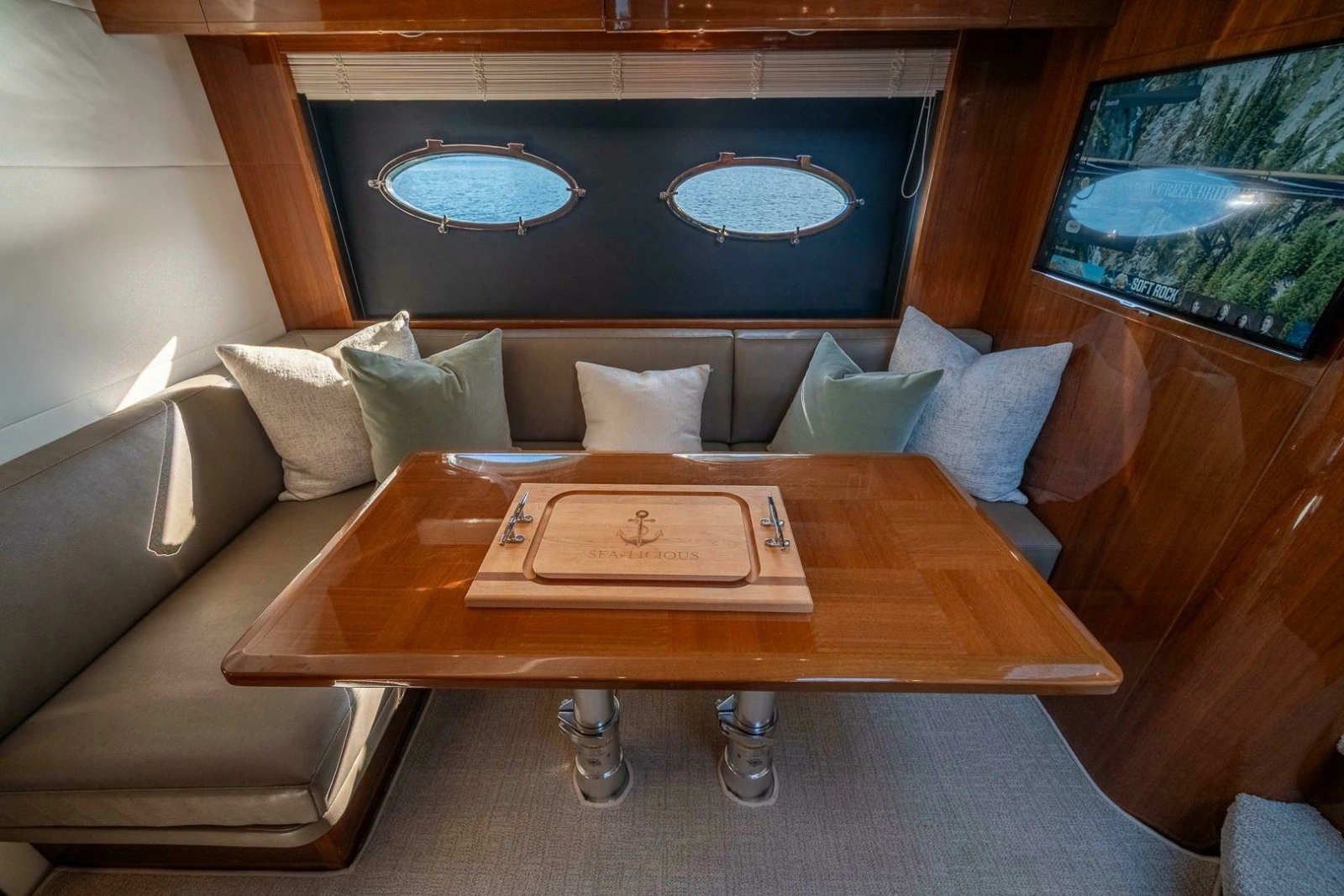 2016 Princess V48