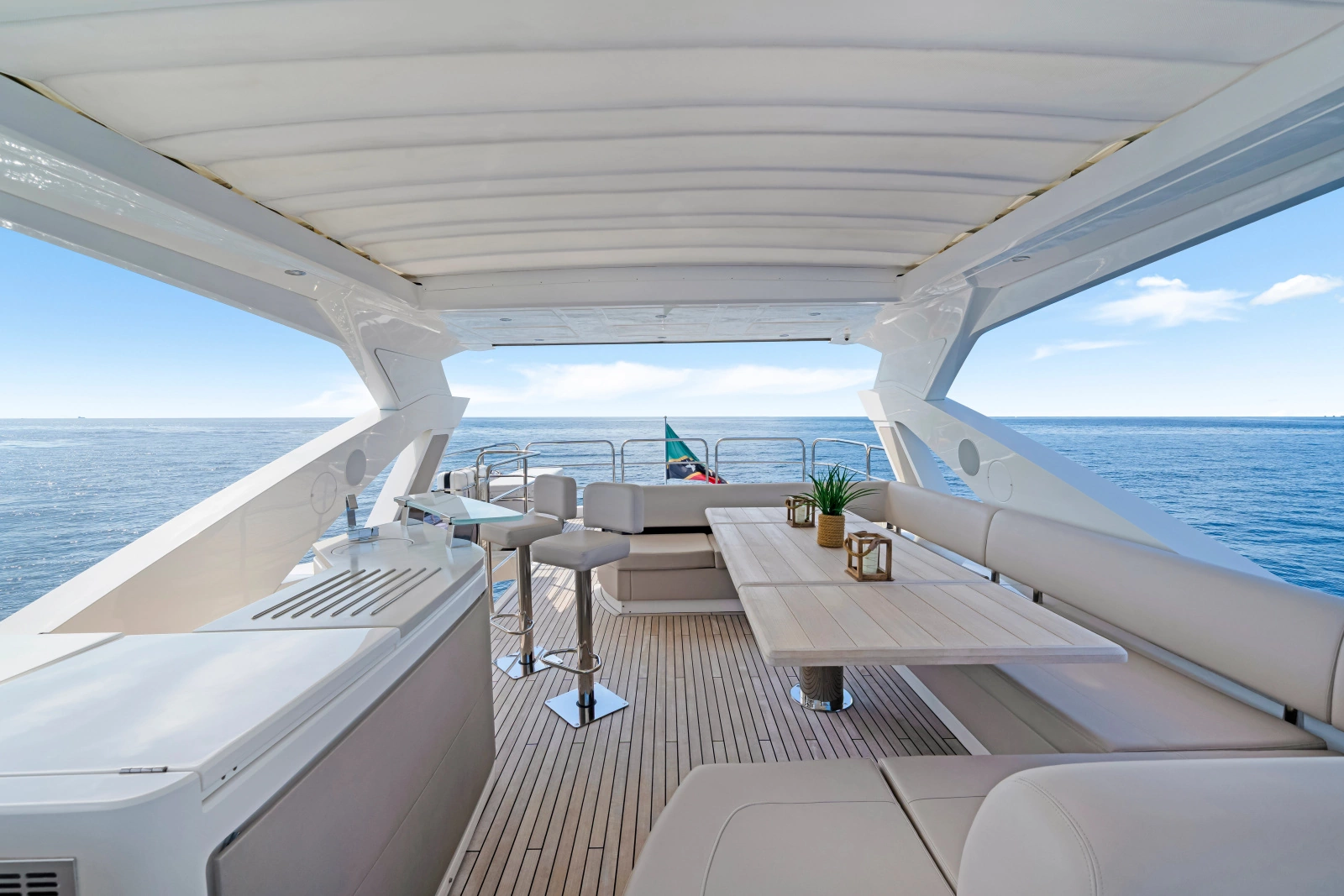 2020 Sunseeker 76 Yacht