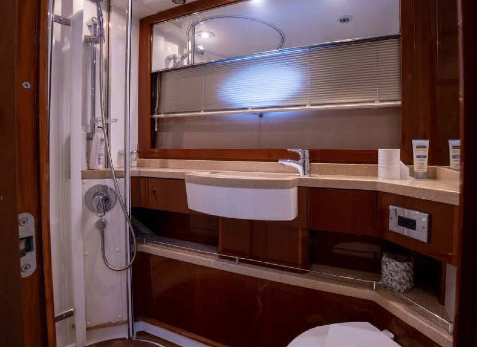 2008 Princess V53